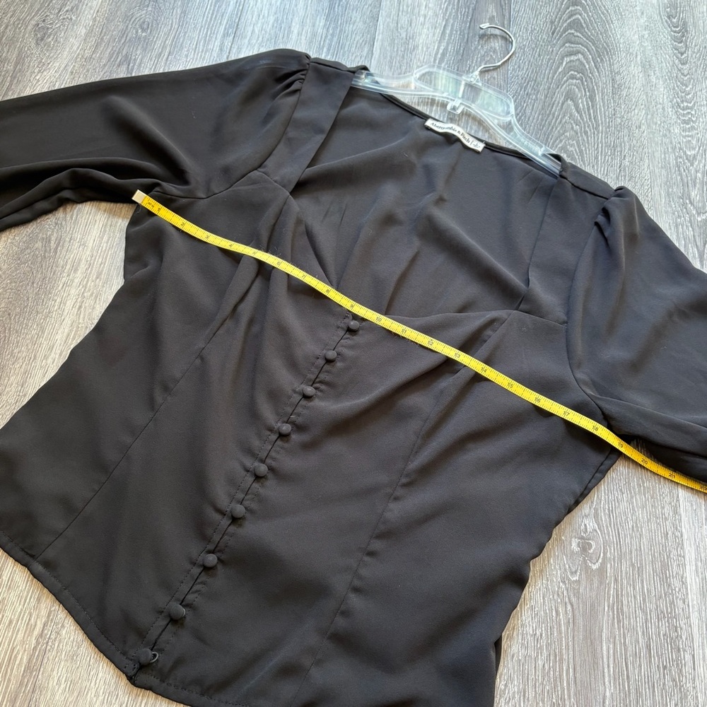 Abercrombie & Fitch Black Button-Up Blouse - Picture 5 of 6